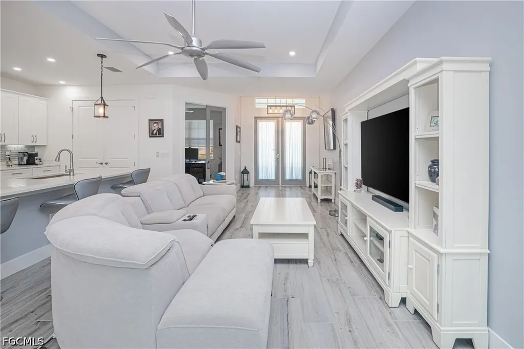 1244 NW 37th Avenue Cape Coral FL 33993