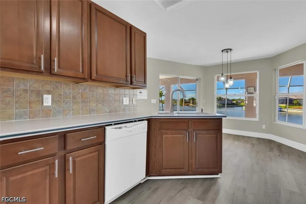 814 NW 11th Place Cape Coral FL 33993