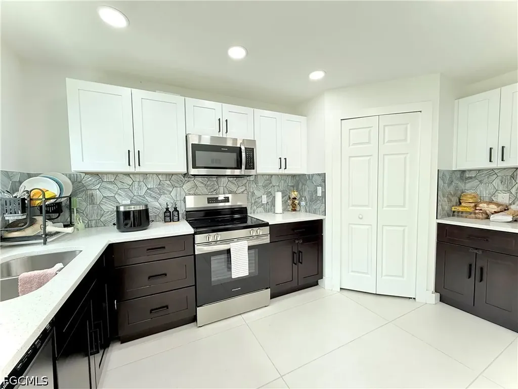 510/512 Hancock Bridge Parkway Cape Coral FL 33990