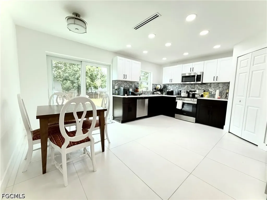 510/512 Hancock Bridge Parkway Cape Coral FL 33990