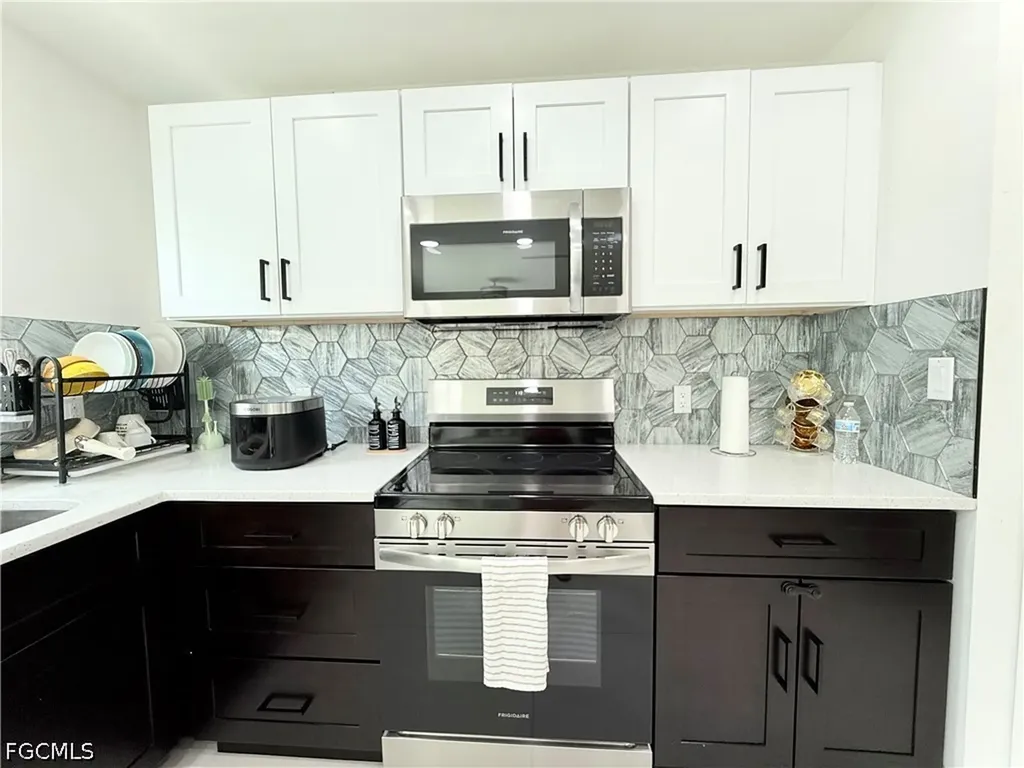 510/512 Hancock Bridge Parkway Cape Coral FL 33990