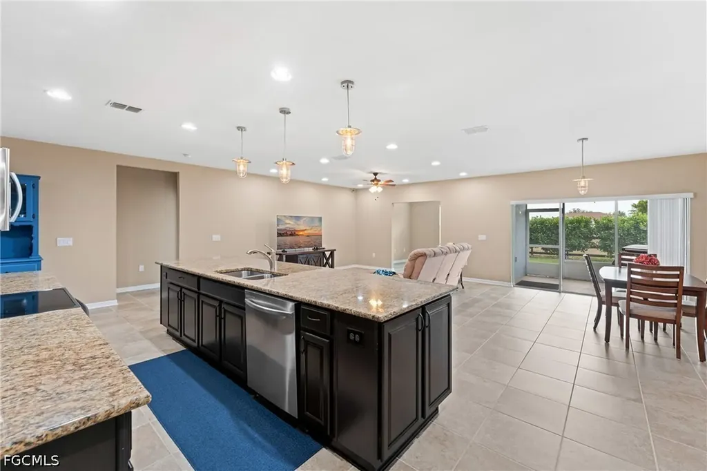 910 SW 33rd Terrace Cape Coral FL 33914