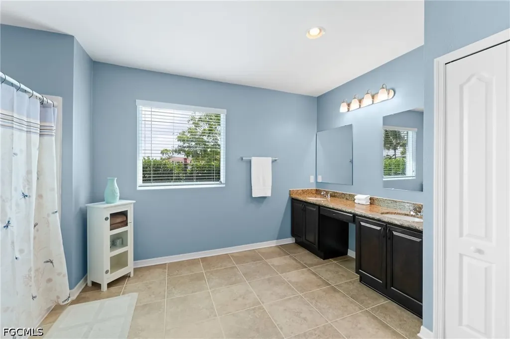 910 SW 33rd Terrace Cape Coral FL 33914