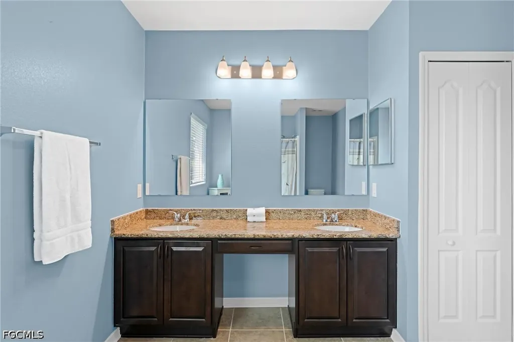 910 SW 33rd Terrace Cape Coral FL 33914