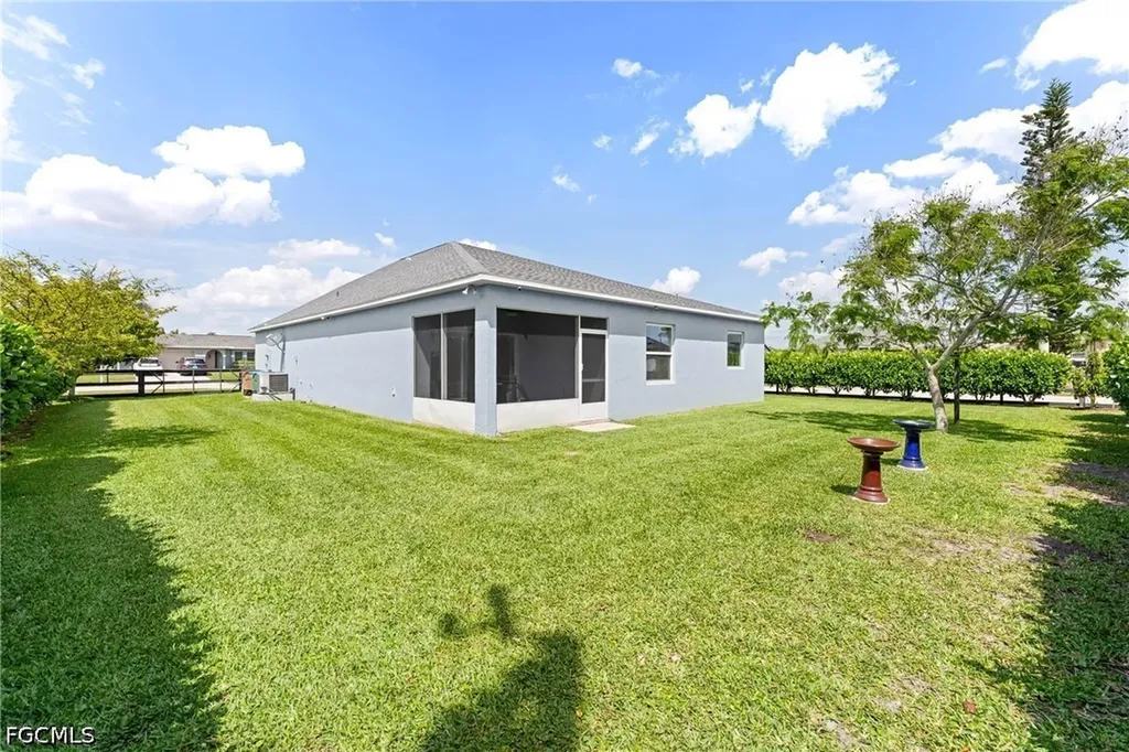 910 SW 33rd Terrace Cape Coral FL 33914