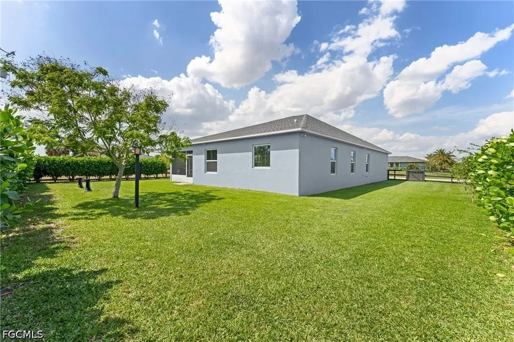 910 SW 33rd Terrace Cape Coral FL 33914