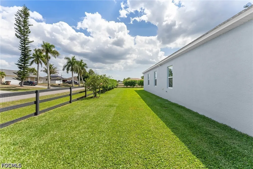 910 SW 33rd Terrace Cape Coral FL 33914
