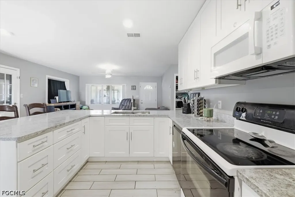 102 Crescent Lake Drive North Fort Myers FL 33917