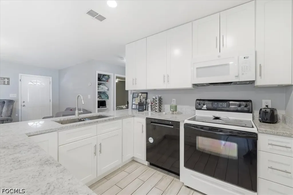 102 Crescent Lake Drive North Fort Myers FL 33917