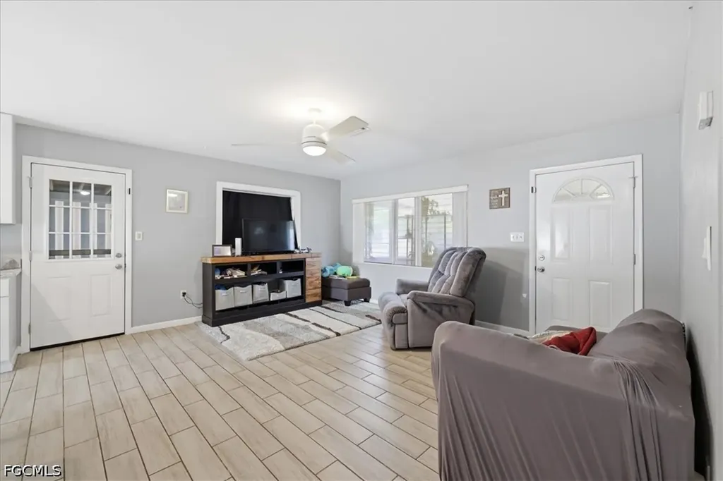 102 Crescent Lake Drive North Fort Myers FL 33917