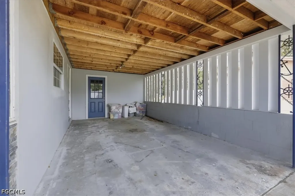 102 Crescent Lake Drive North Fort Myers FL 33917