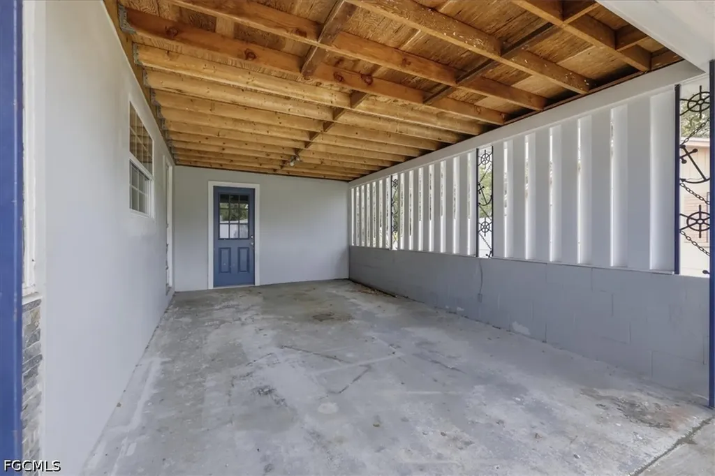 102 Crescent Lake Drive North Fort Myers FL 33917