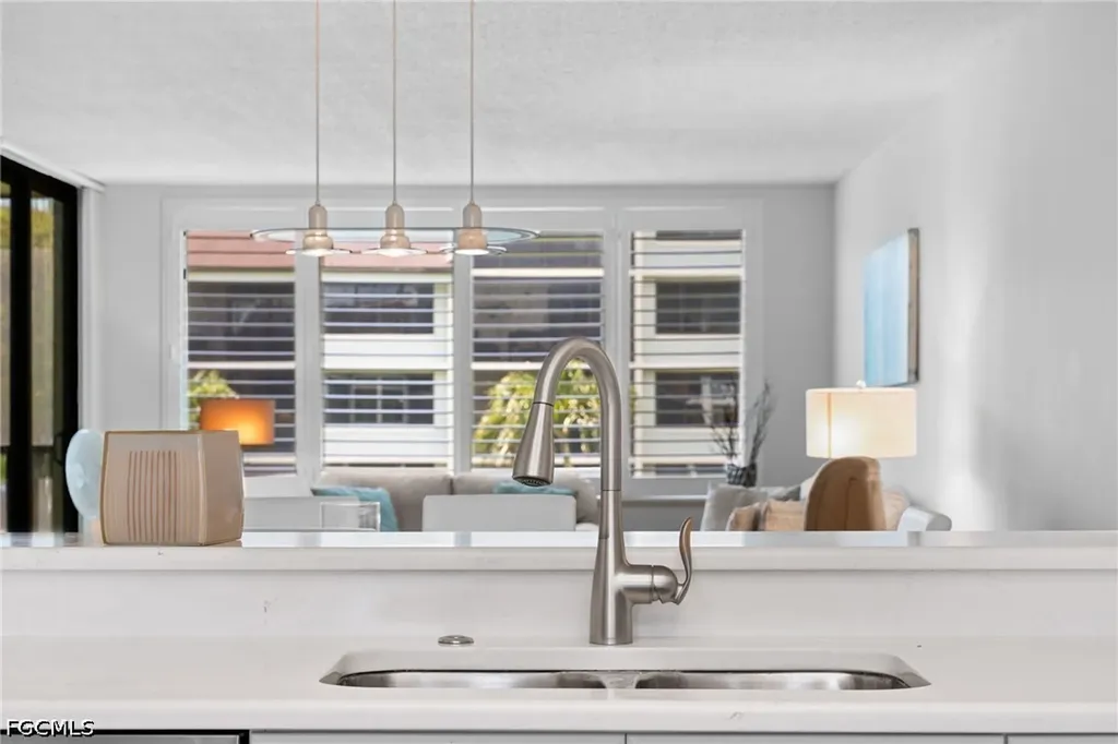 979 E Gulf Drive Sanibel FL 33957