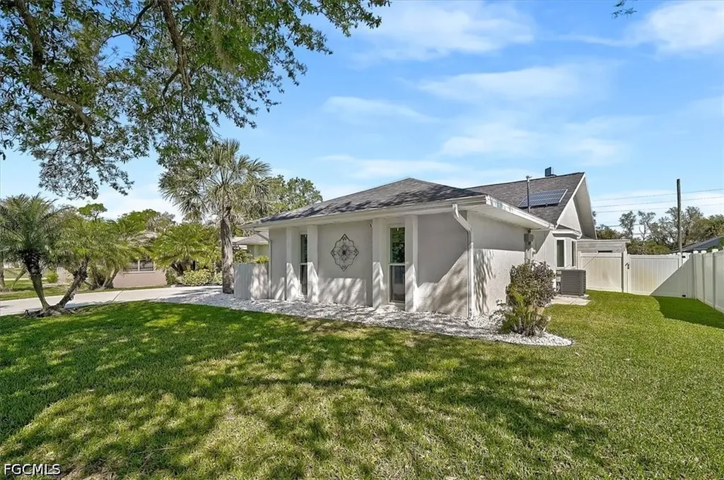 18380 Robinson Avenue Port Charlotte FL 33948