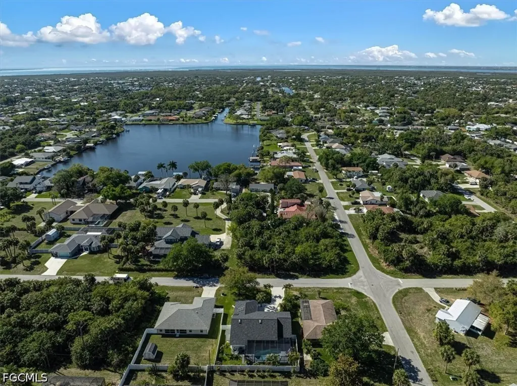 18380 Robinson Avenue Port Charlotte FL 33948