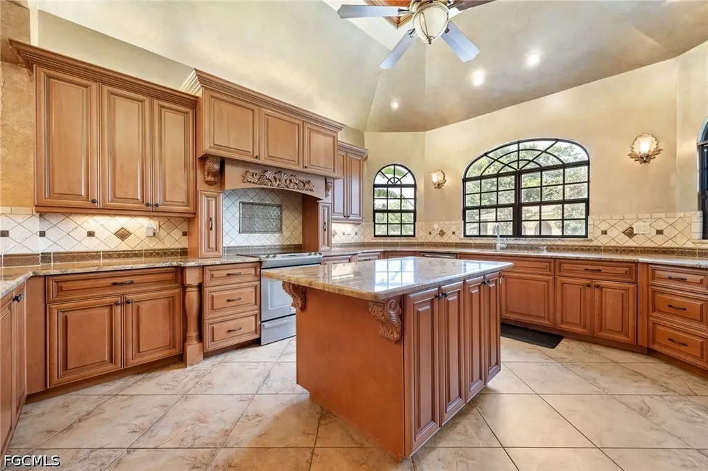 16100 N River Road Alva FL 33920