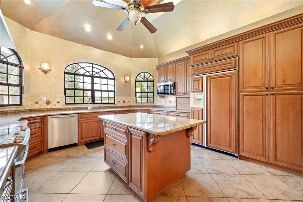 16100 N River Road Alva FL 33920