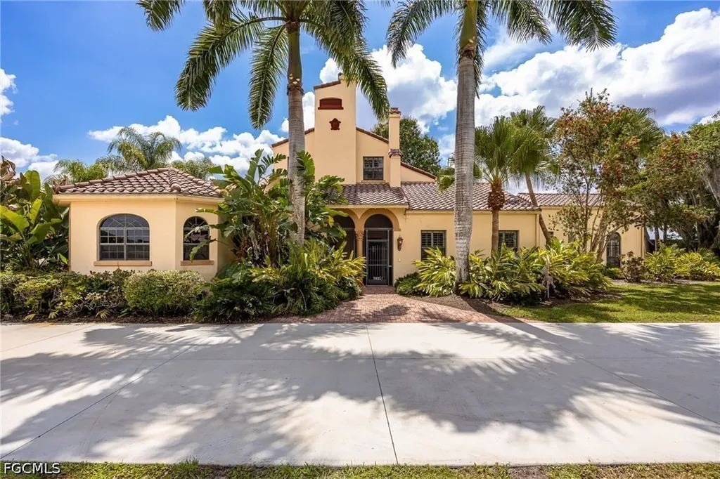 16100 N River Road Alva FL 33920