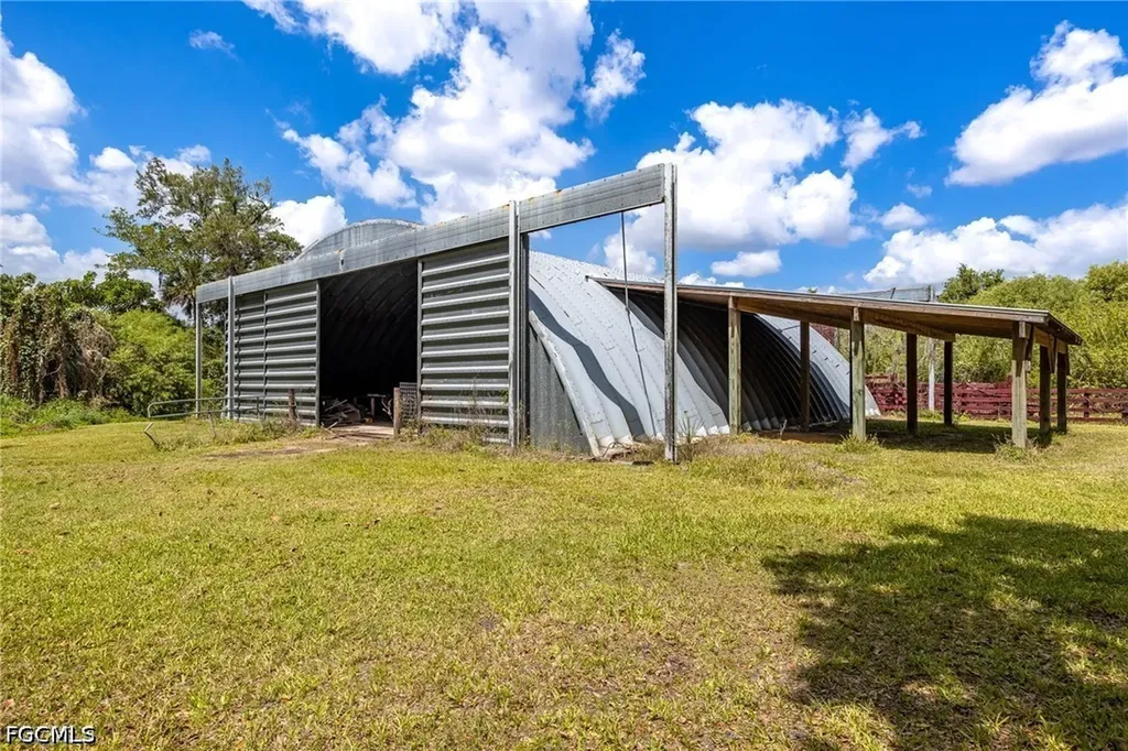 16100 N River Road Alva FL 33920