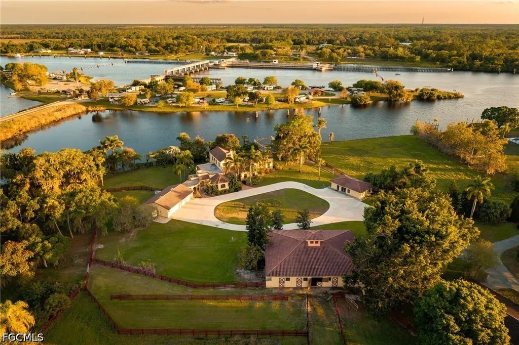 16100 N River Road Alva FL 33920