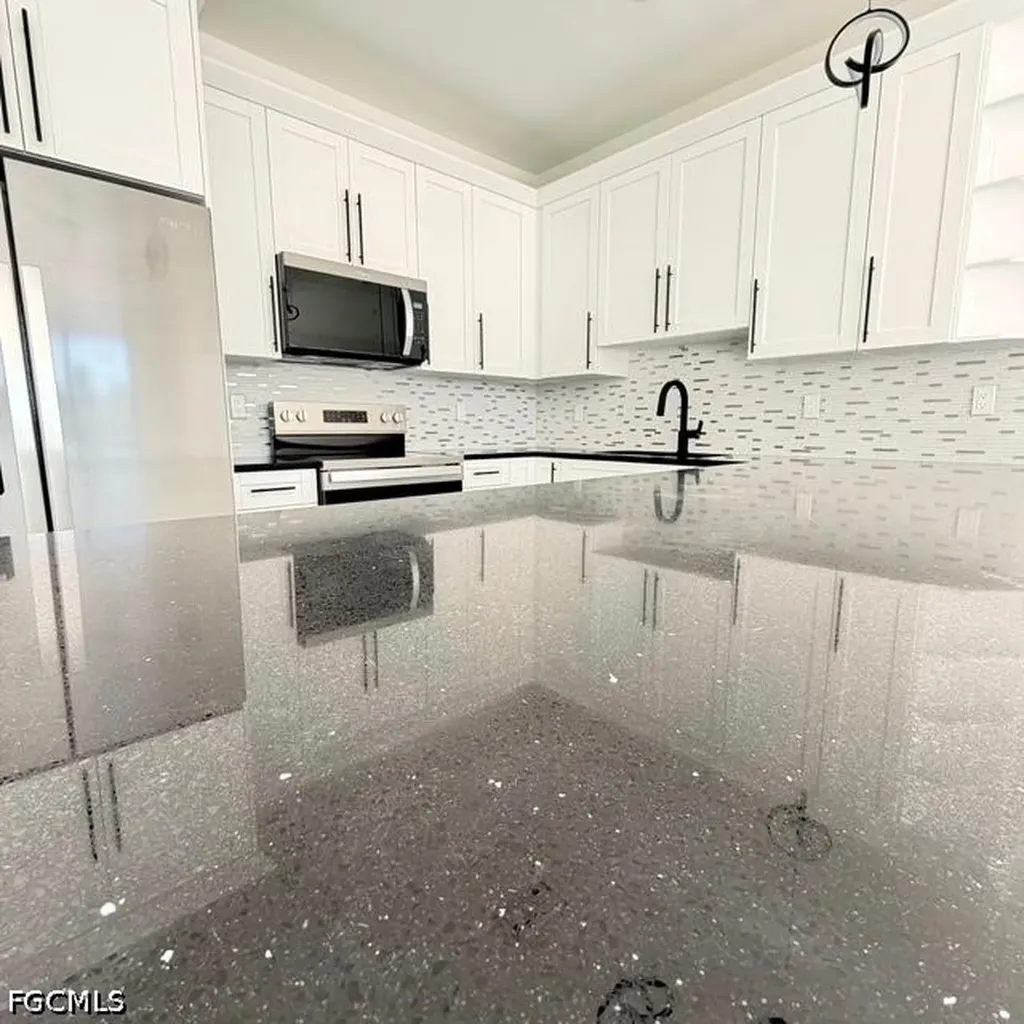209-211 W 12th Street Lehigh Acres FL 33972