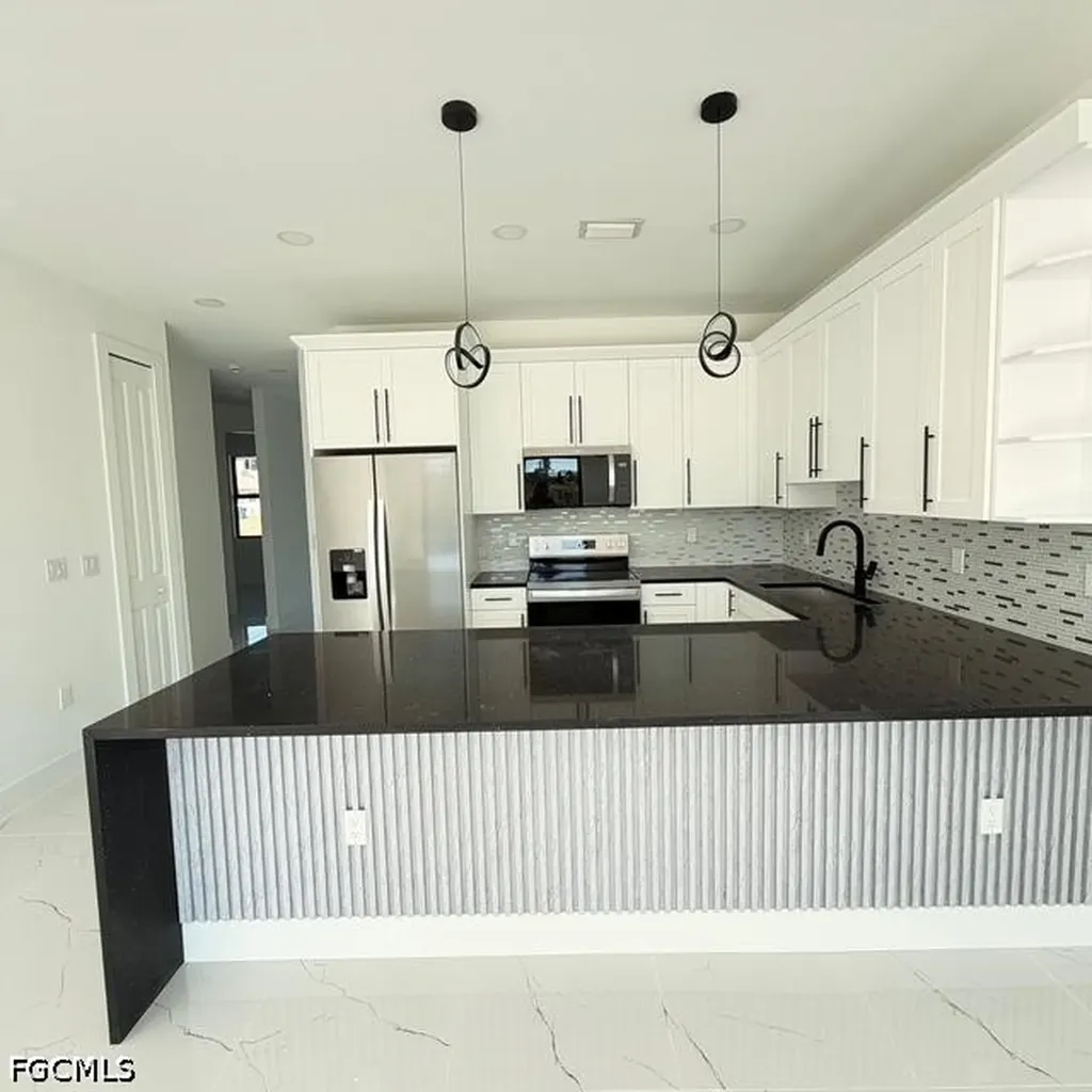 209-211 W 12th Street Lehigh Acres FL 33972