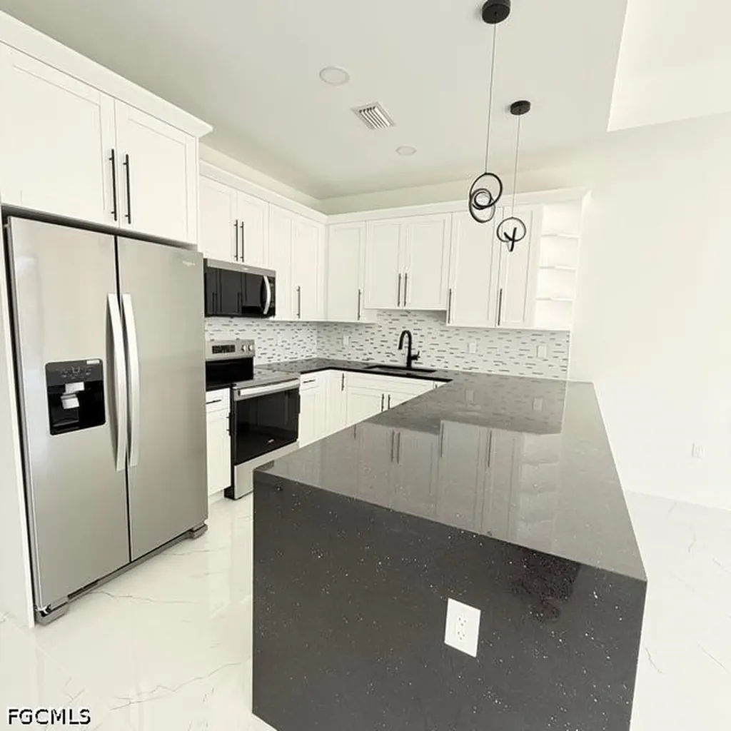 209-211 W 12th Street Lehigh Acres FL 33972