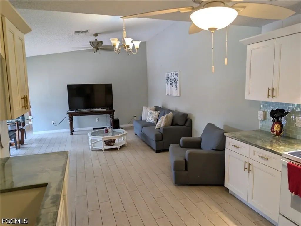 5652 Foxlake Drive North Fort Myers FL 33917