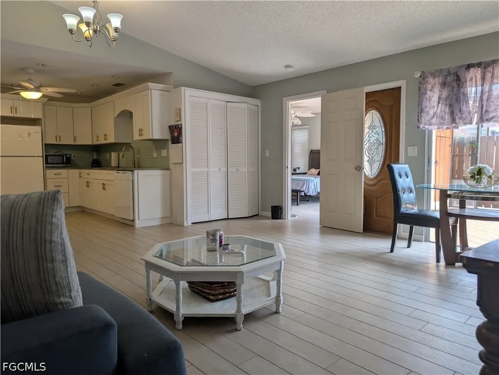 5652 Foxlake Drive North Fort Myers FL 33917