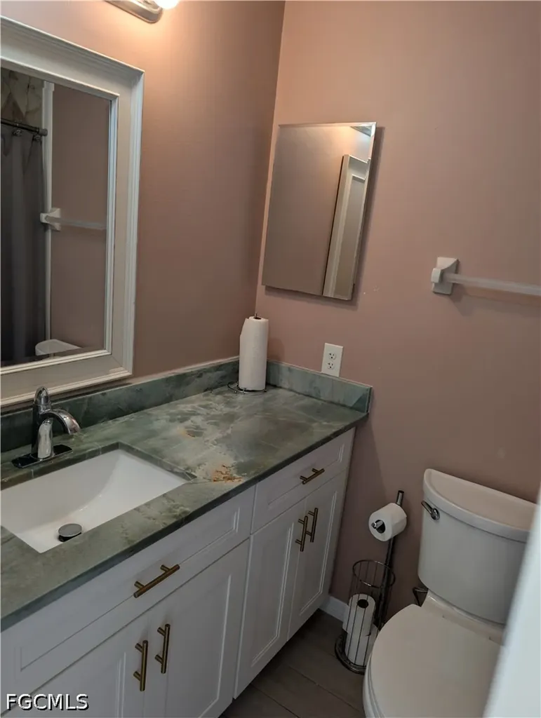 5652 Foxlake Drive North Fort Myers FL 33917