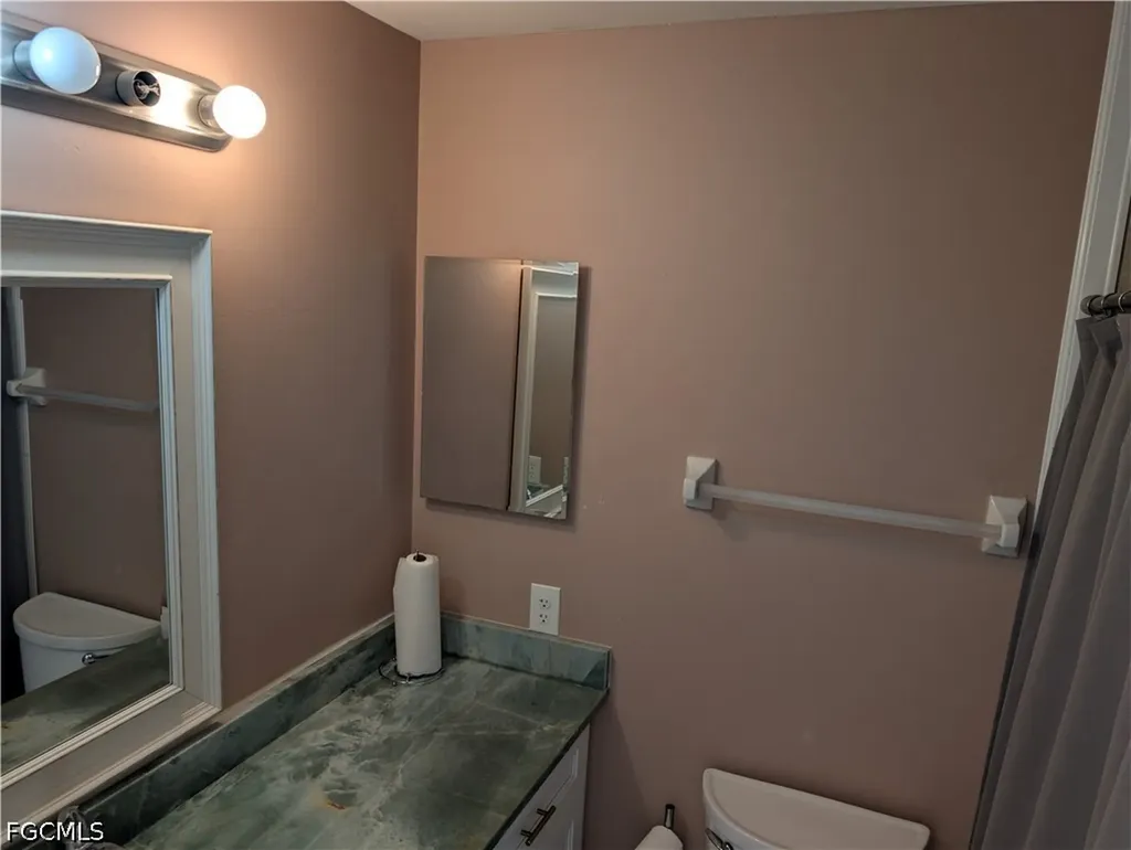 5652 Foxlake Drive North Fort Myers FL 33917