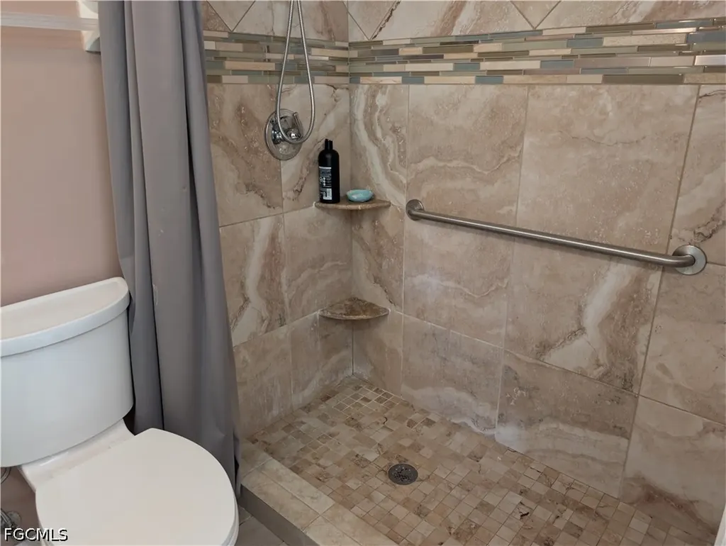 5652 Foxlake Drive North Fort Myers FL 33917
