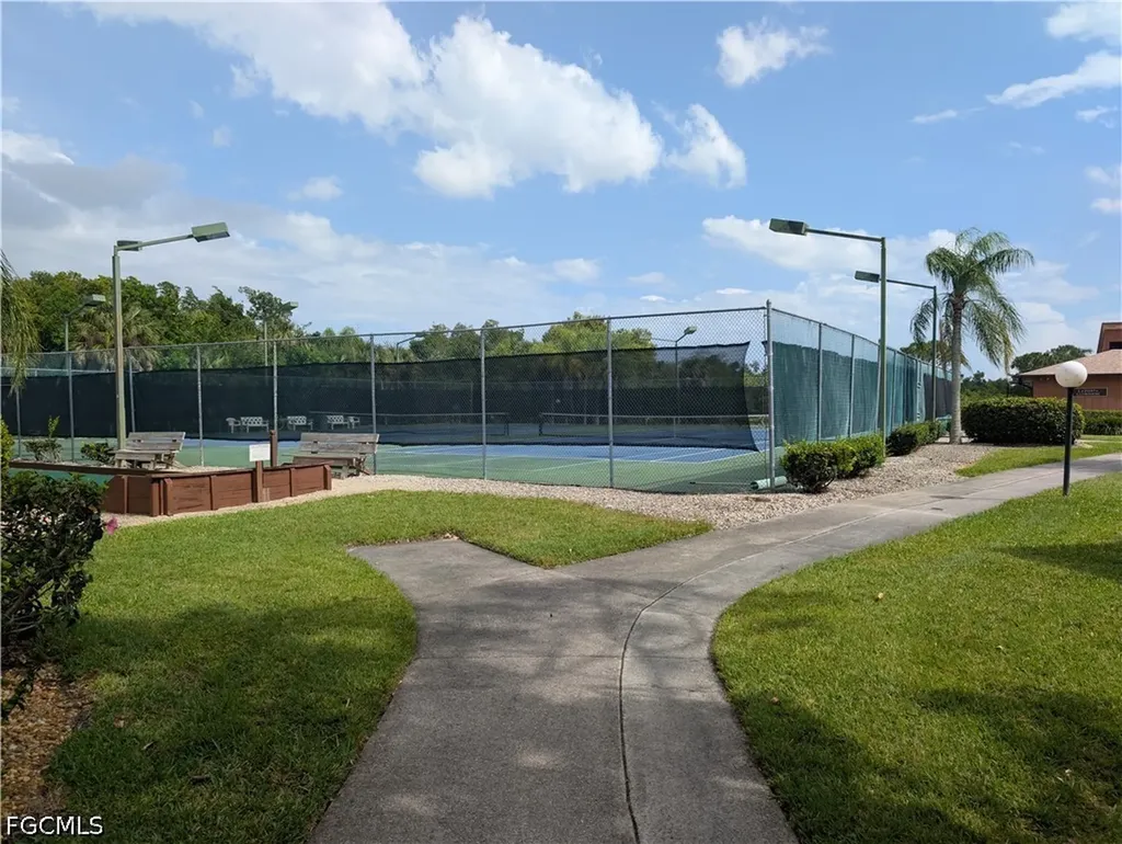 5652 Foxlake Drive North Fort Myers FL 33917