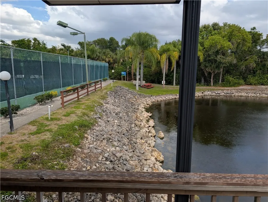 5652 Foxlake Drive North Fort Myers FL 33917
