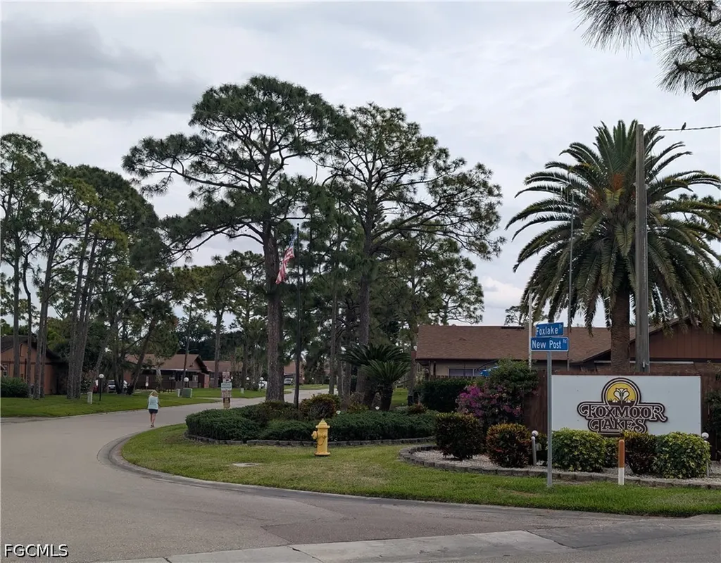 5652 Foxlake Drive North Fort Myers FL 33917