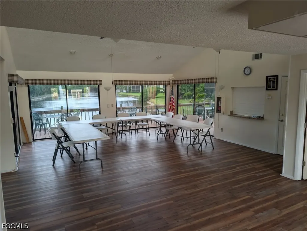 5652 Foxlake Drive North Fort Myers FL 33917