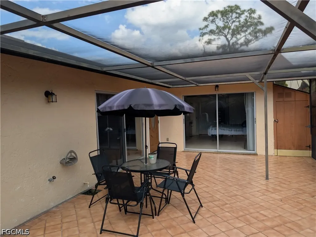 5652 Foxlake Drive North Fort Myers FL 33917