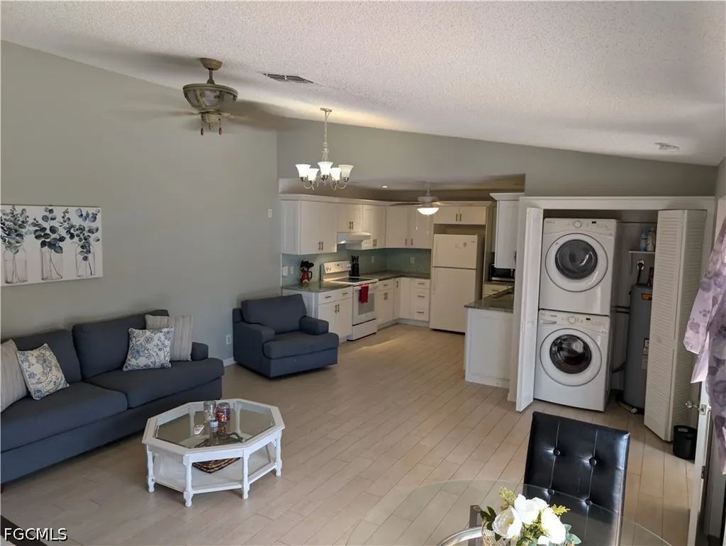 5652 Foxlake Drive North Fort Myers FL 33917