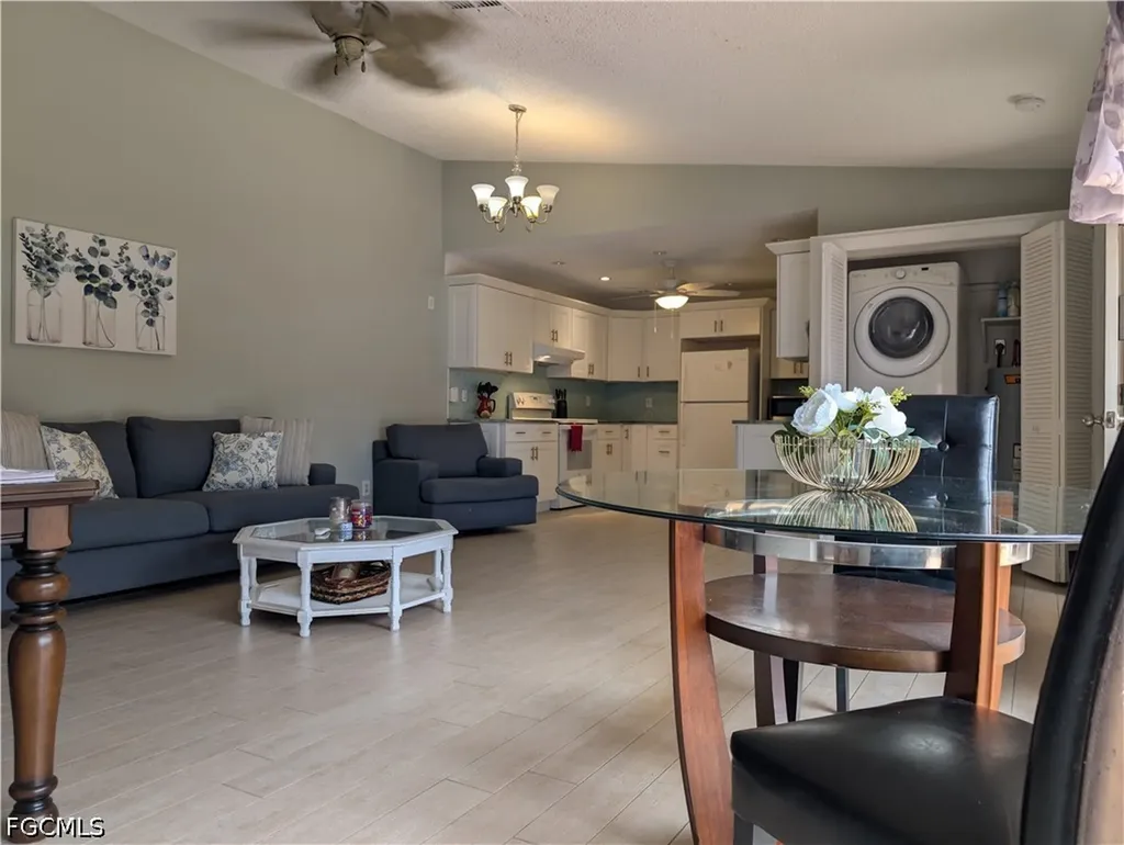 5652 Foxlake Drive North Fort Myers FL 33917