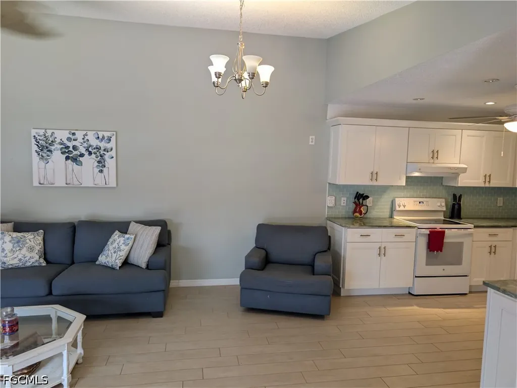 5652 Foxlake Drive North Fort Myers FL 33917