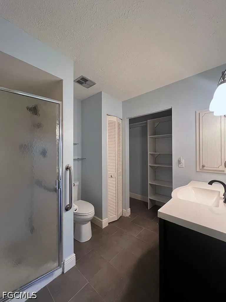 3906 SE 11th Place Cape Coral FL 33904