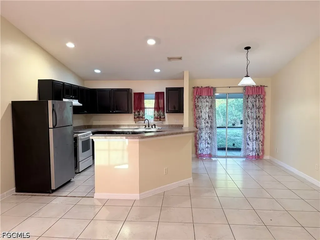 305-307 Harry Avenue S Lehigh Acres FL 33973