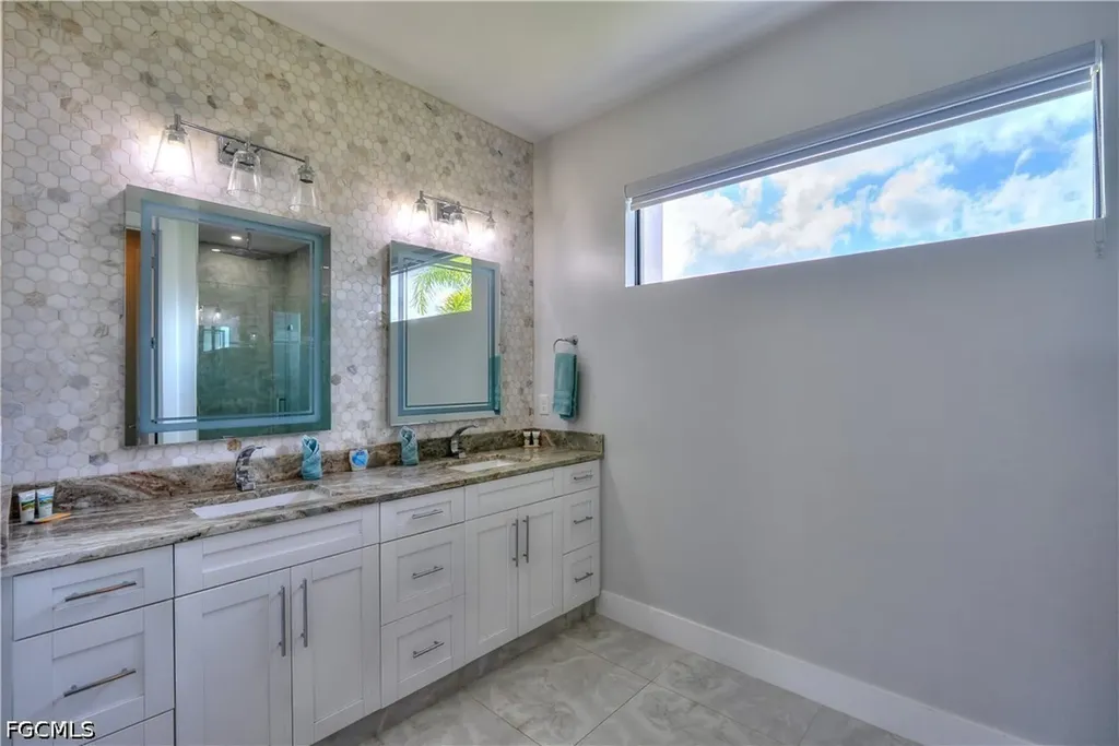 225 NW 1st Street Cape Coral FL 33993
