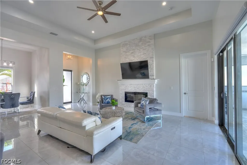 225 NW 1st Street Cape Coral FL 33993