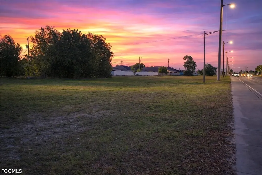 1808 Santa Barbara Boulevard Cape Coral FL 33991