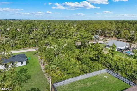 2920 Dora Avenue N Lehigh Acres FL 33971