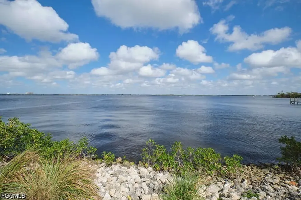 2825 Palm Beach Boulevard Fort Myers FL 33916