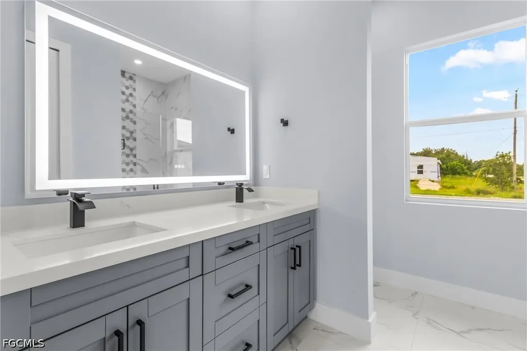 2818 42nd Street SW Lehigh Acres FL 33976