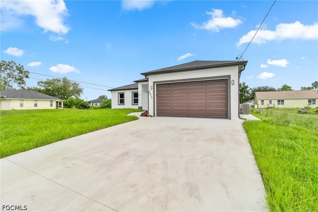 2818 42nd Street SW Lehigh Acres FL 33976