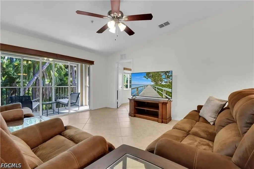1113 Winding Pines Circle Cape Coral FL 33909